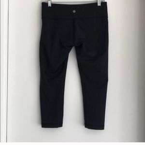 Lululemon crops